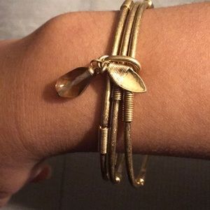 Banana Republic gold bracelet with leaf accent